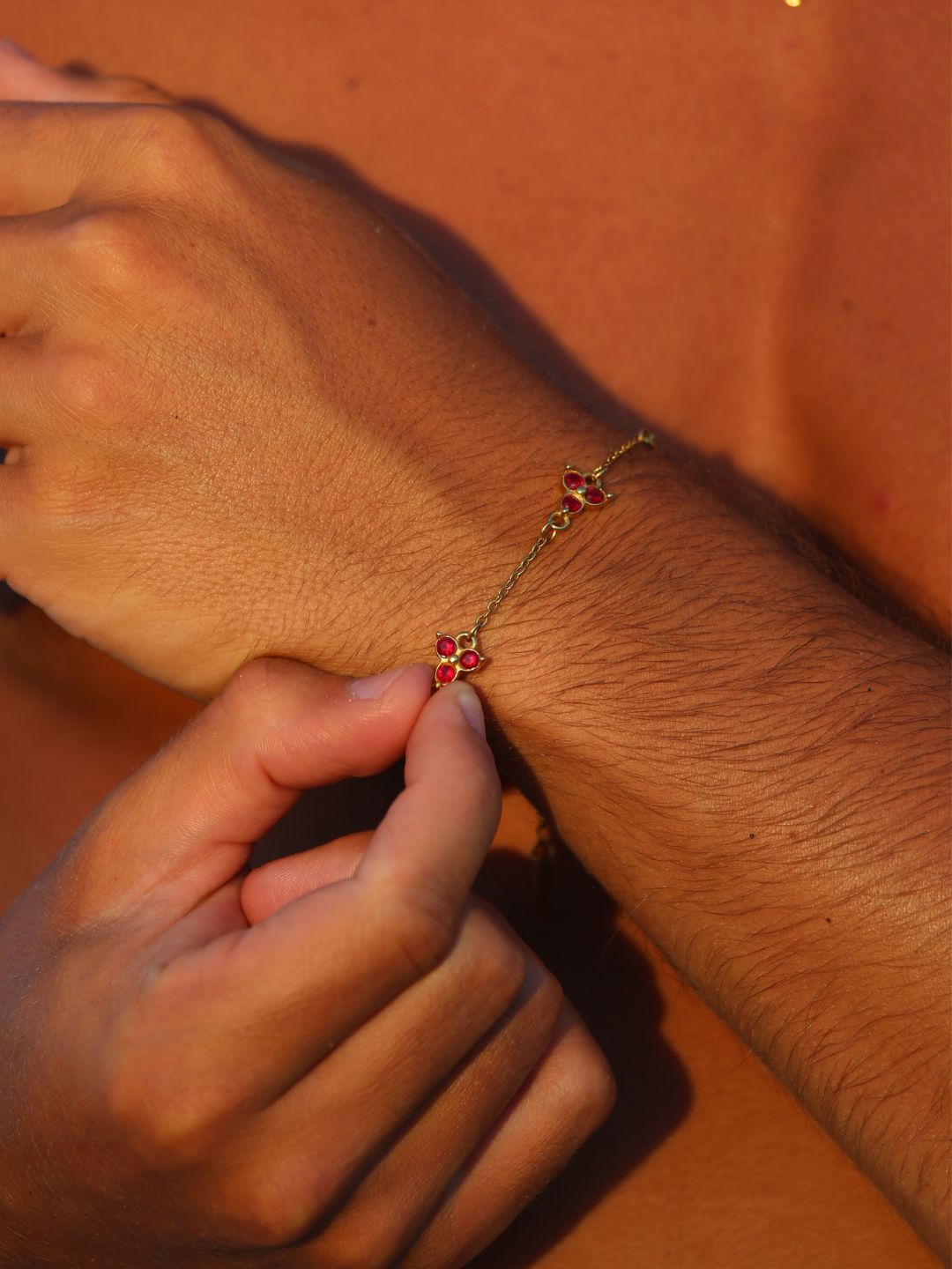 PULSEIRA RED CLOVER | Ouro 18K